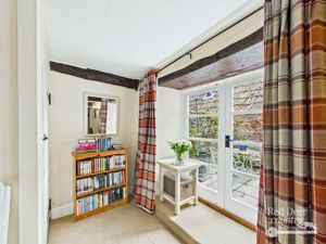 Sitting Room- click for photo gallery